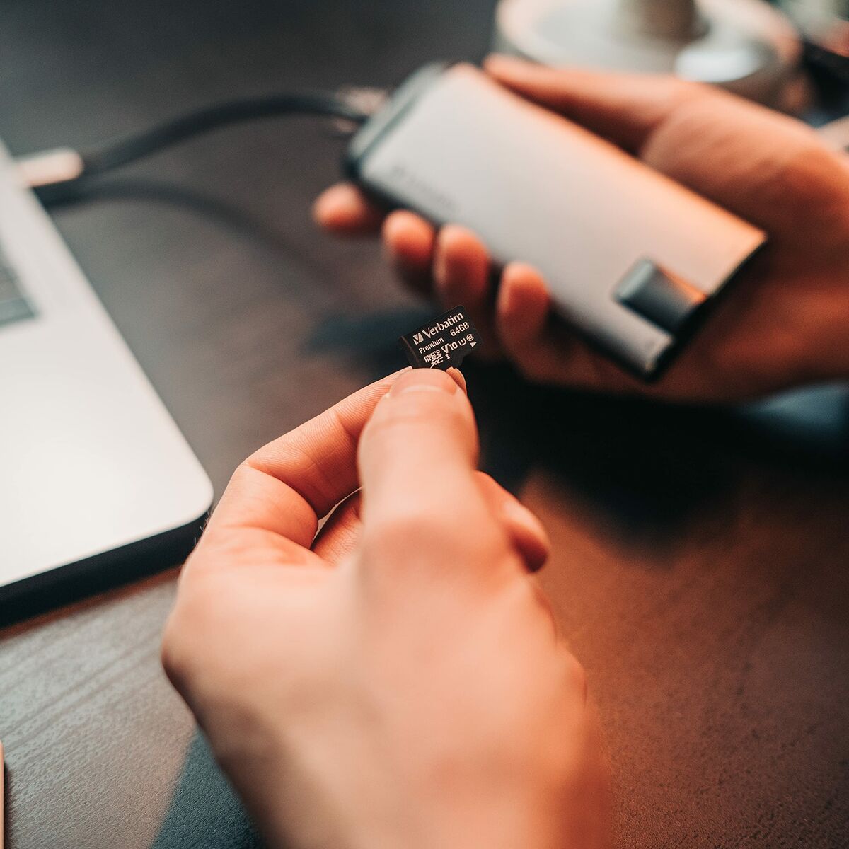 Afbeeldingen van Micro SD Memory Card with Adaptor Verbatim 44082 32 GB