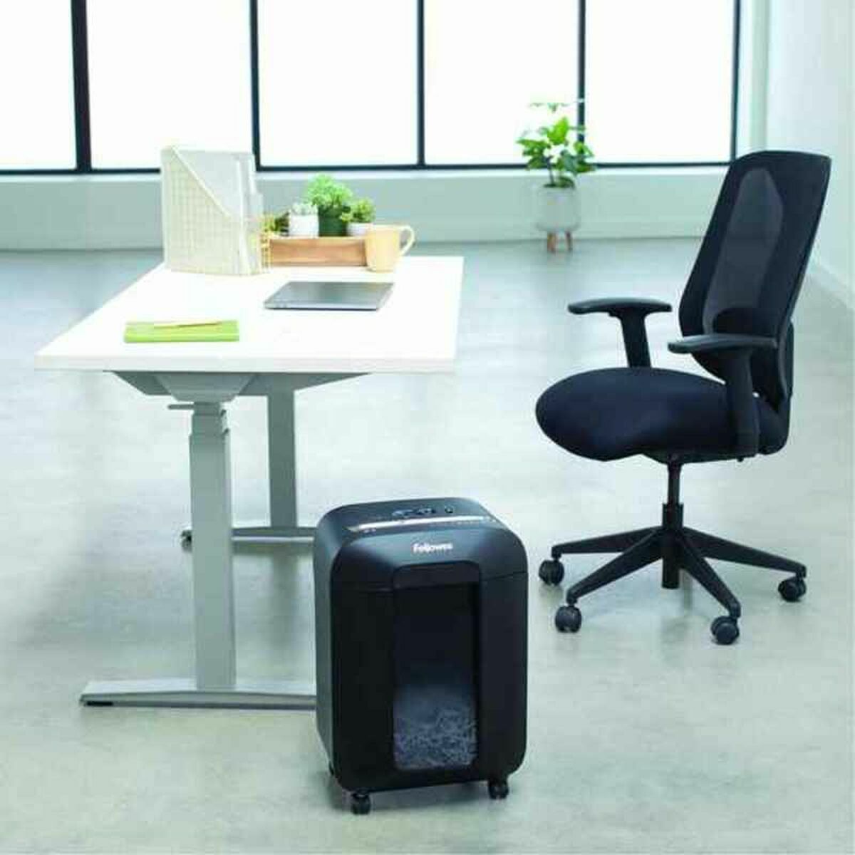 Picture of Micro-Cut Paper Shredder Fellowes 4400801 19 L 4 x 40 mm Black