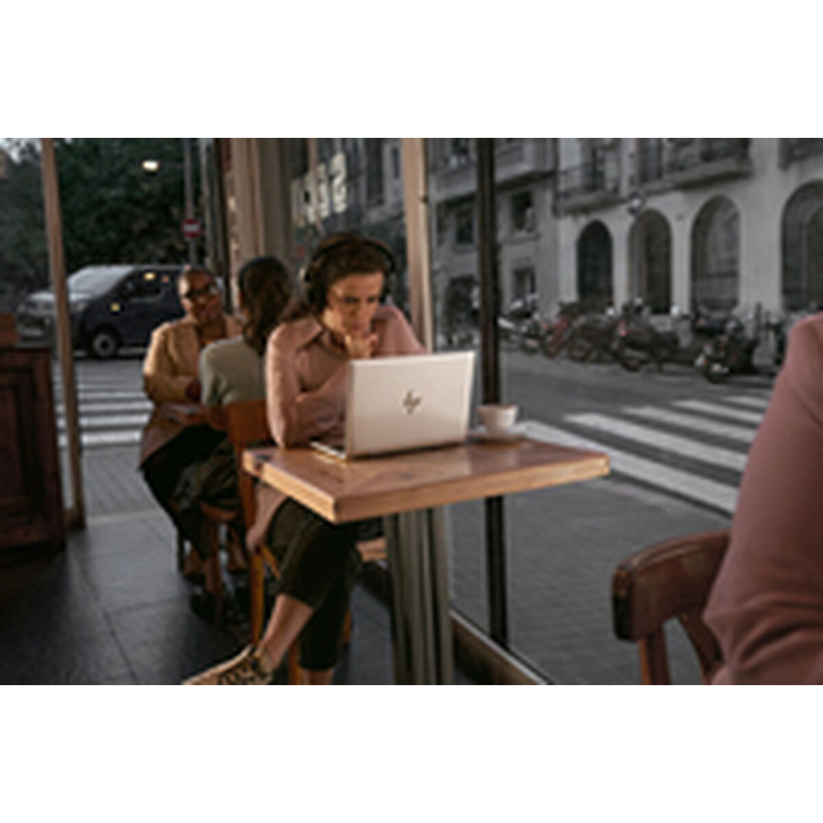 Bild von Laptop HP AD2Z8ET#ABE 13,3" intel core ultra 5 16 GB RAM 512 GB SSD