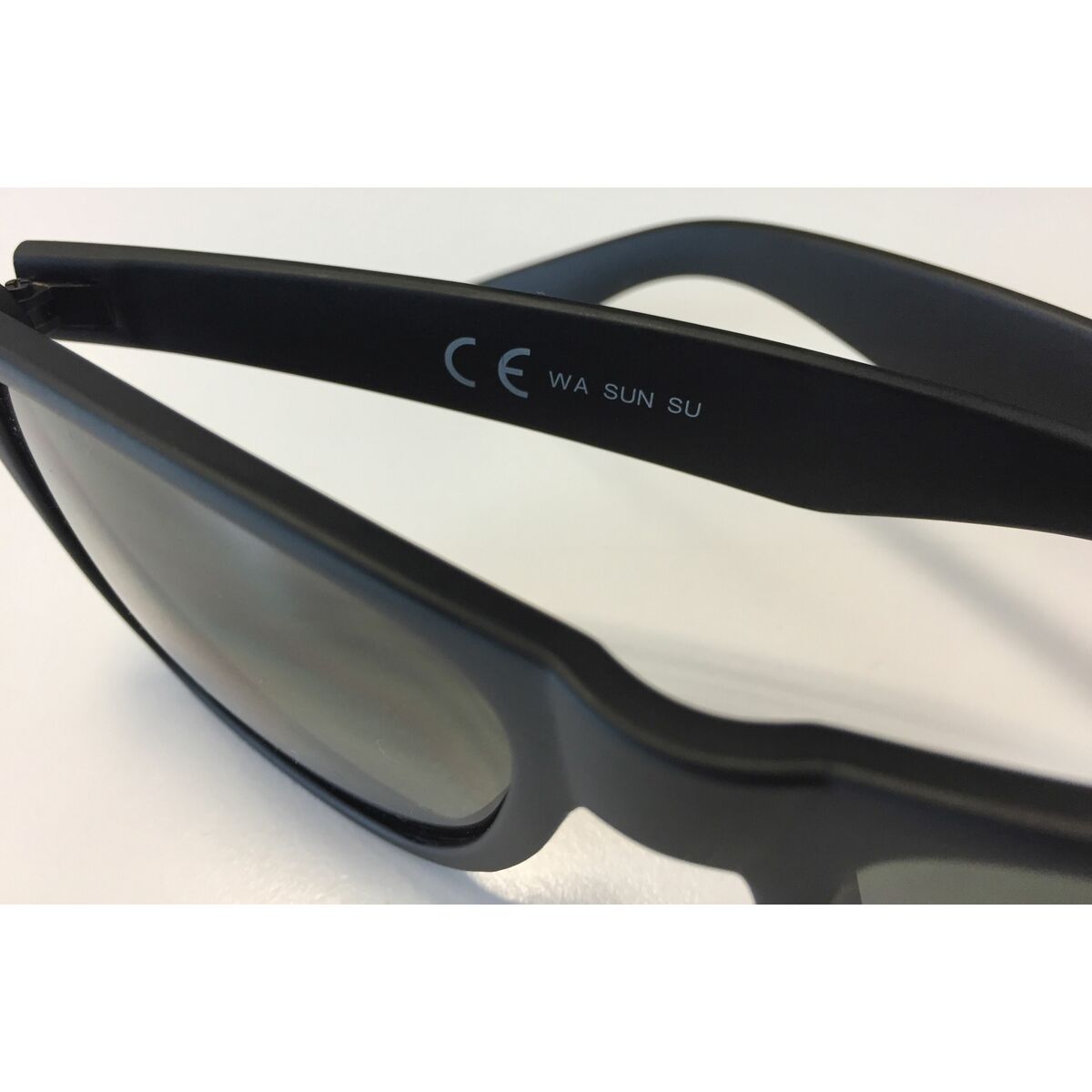 obrázok produktu Unisex Sunglasses Eagle WAVE Black Mirror
