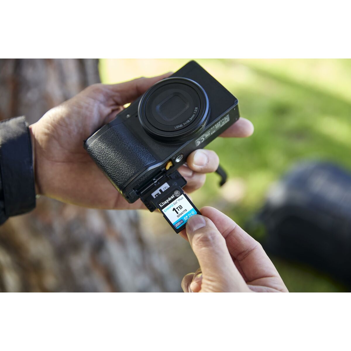 Afbeeldingen van Micro SD Memory Card with Adaptor Kingston SDG4/1TB 1 TB