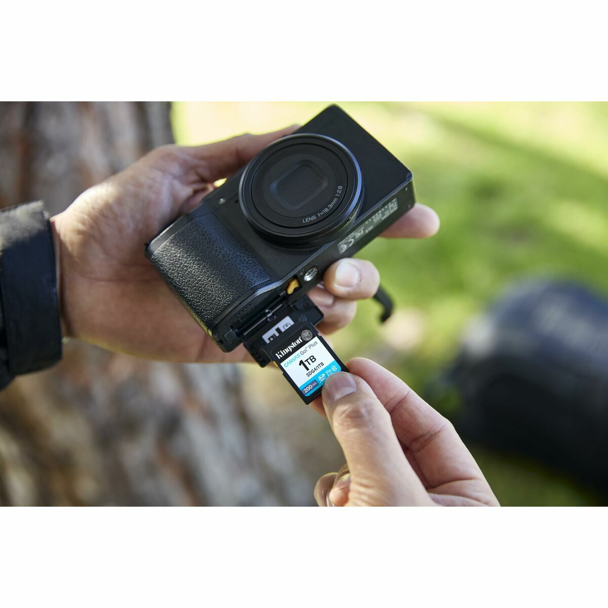 Afbeeldingen van Micro SD Memory Card with Adaptor Kingston SDG4/1TB 1 TB
