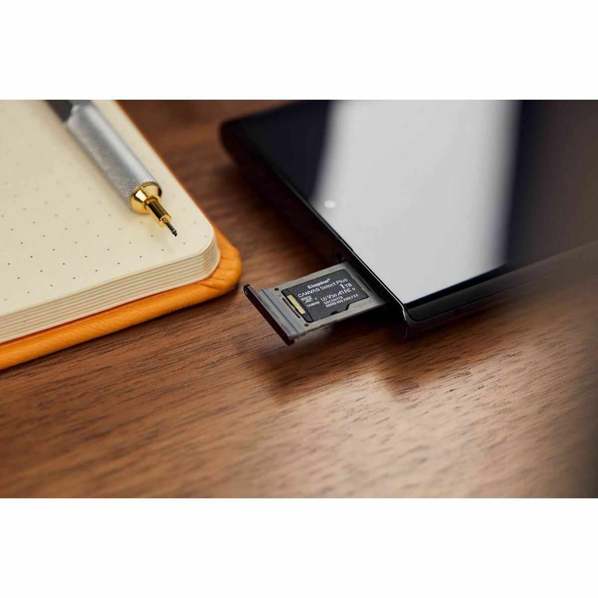 Afbeeldingen van Micro SD Memory Card with Adaptor Kingston SDCS3/64GBSP 64 GB