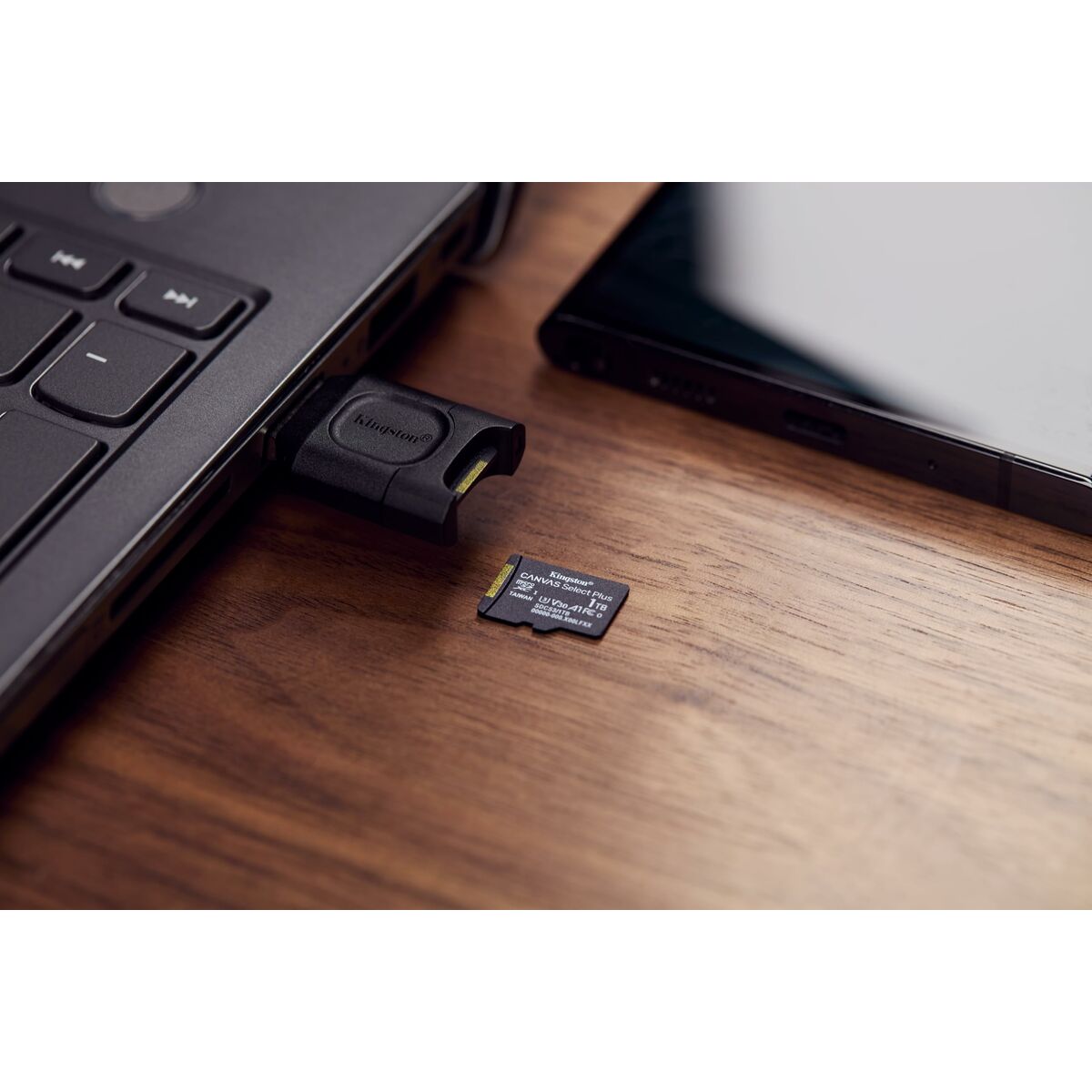 Immagine di Micro SD Memory Card with Adaptor Kingston SDCS3/256GBSP 256 GB