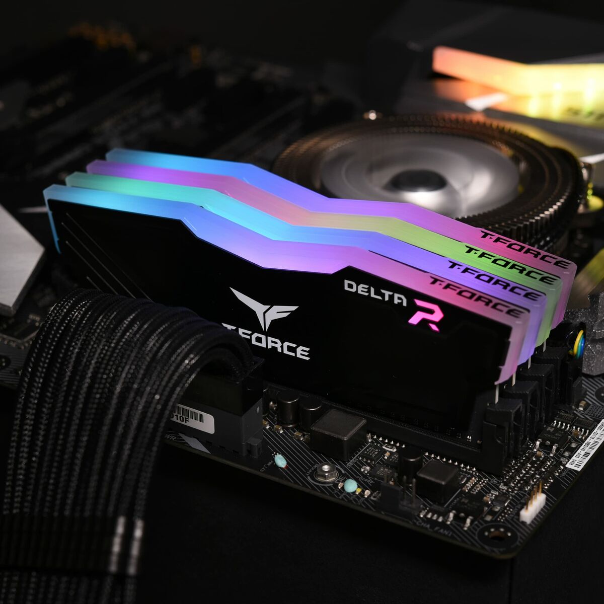 Afbeeldingen van RAM Memory Team Group DELTA RGB 32 GB DDR4 3200 MHz CL16