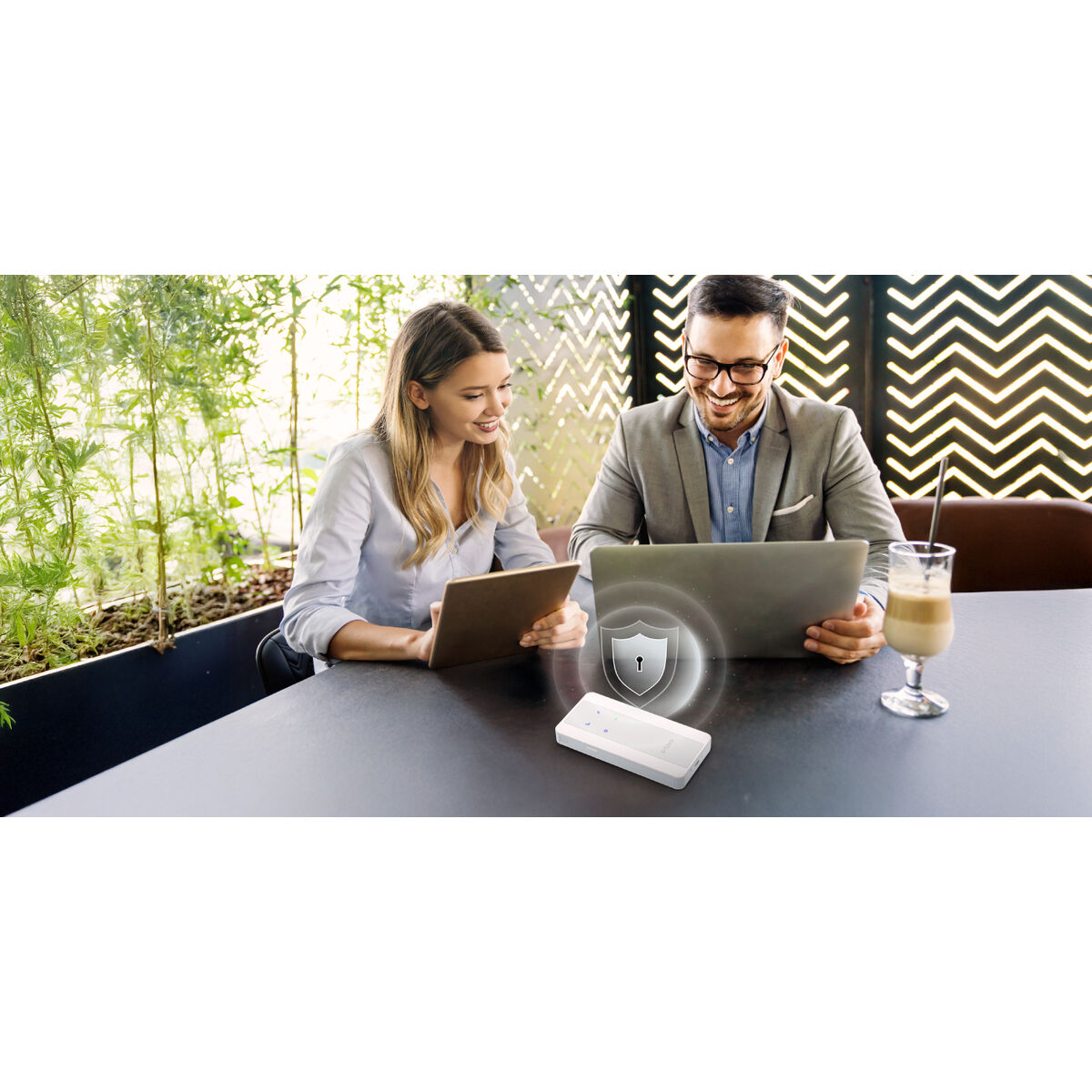 Picture of Router D-Link F518 White Wi-Fi 6 GHz USB USB-C