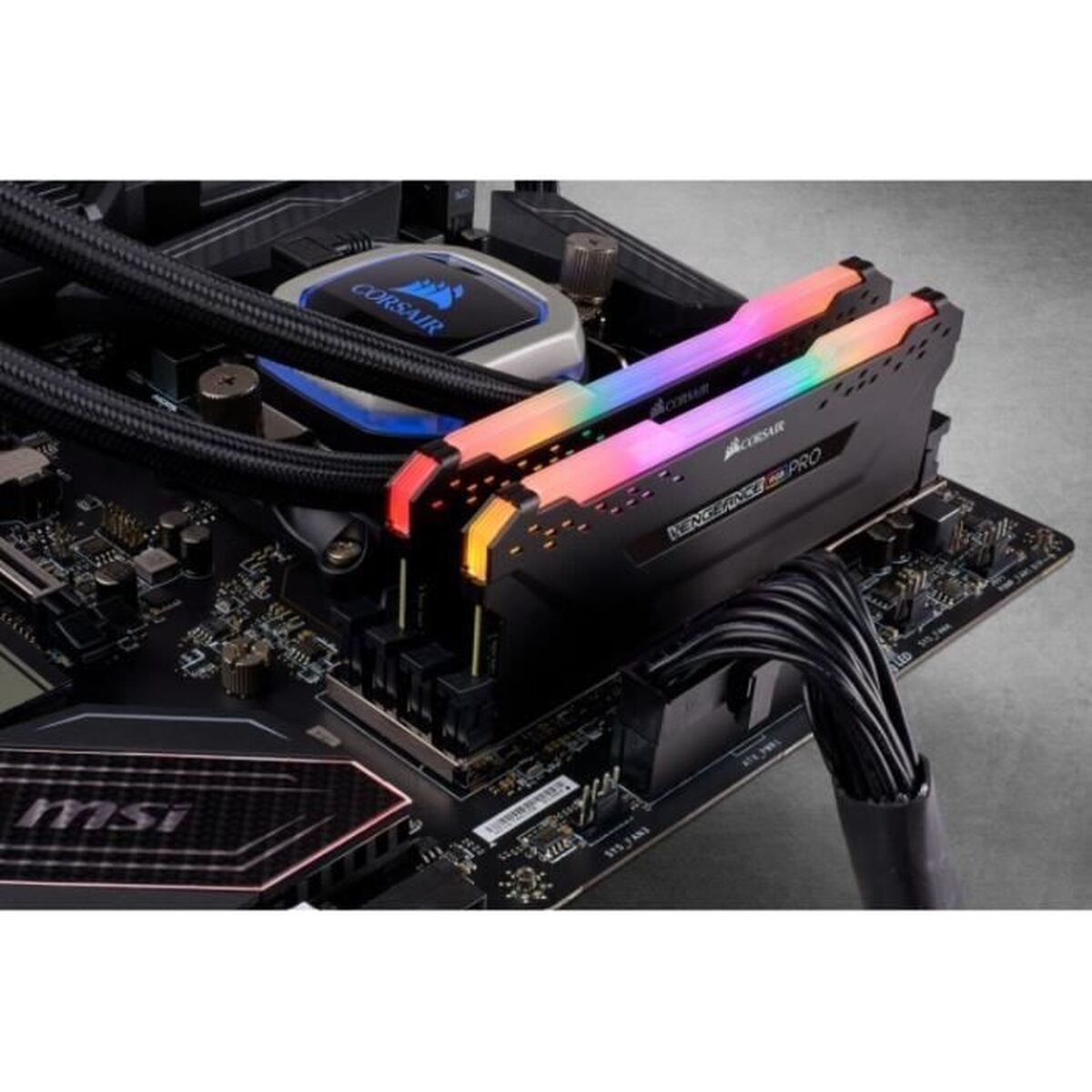 Picture of RAM Memory Corsair RGB PRO CL38 32 GB DDR4 3200 MHz