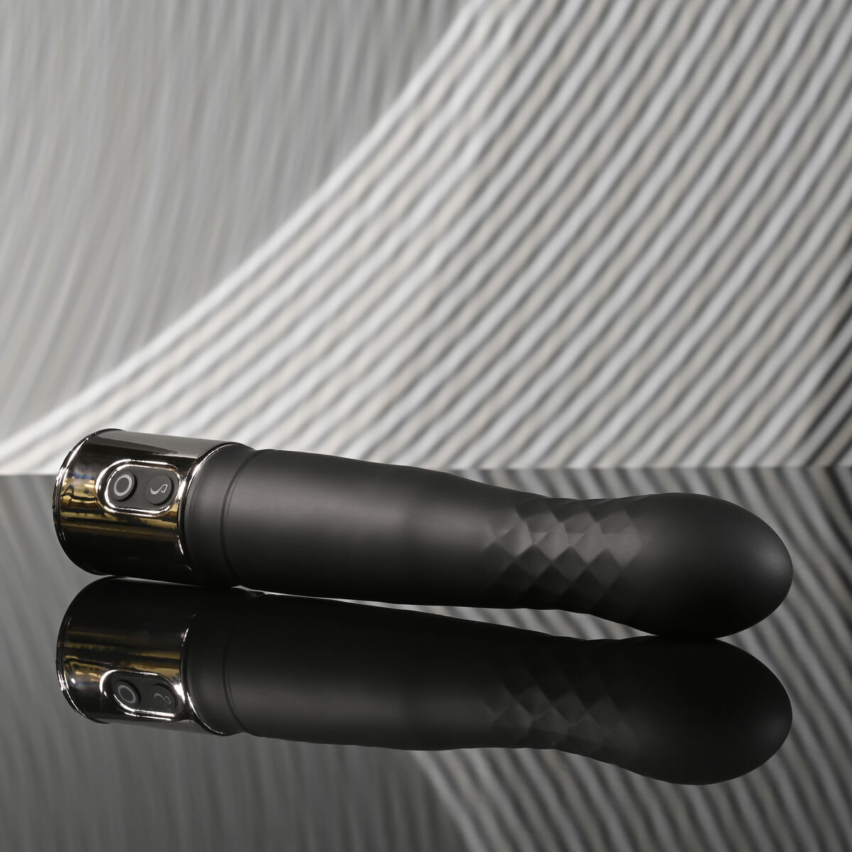 Vibrátor Playboy Černý