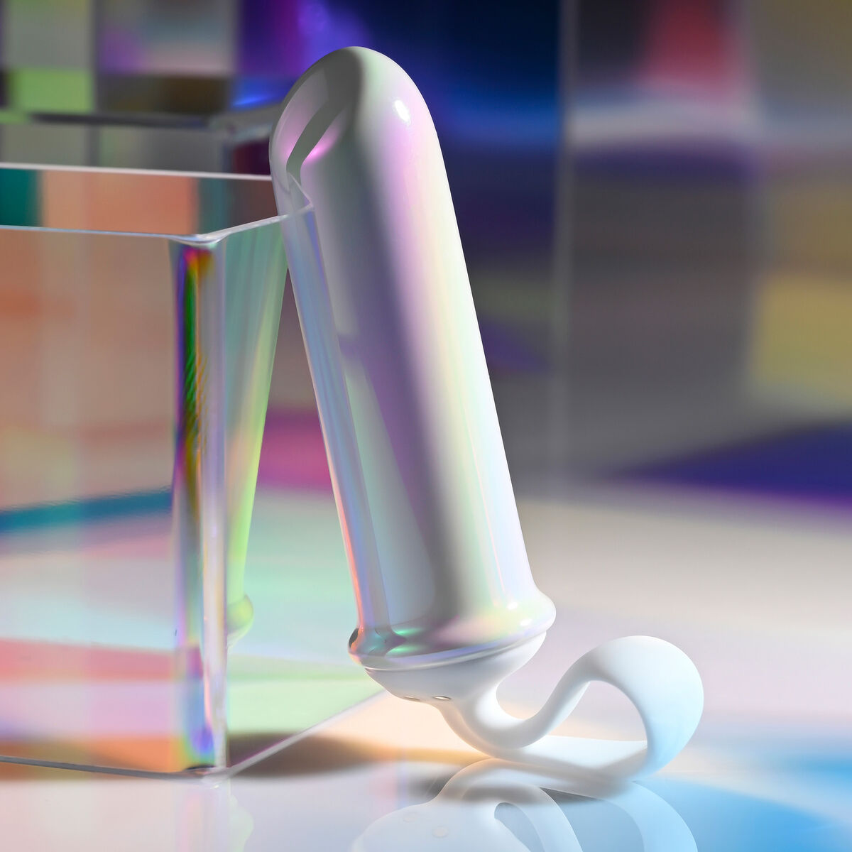 Vibrátor Evolved Playboy Bílý