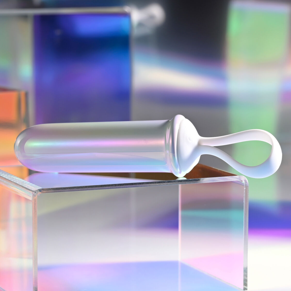 Vibrátor Evolved Playboy Bílý