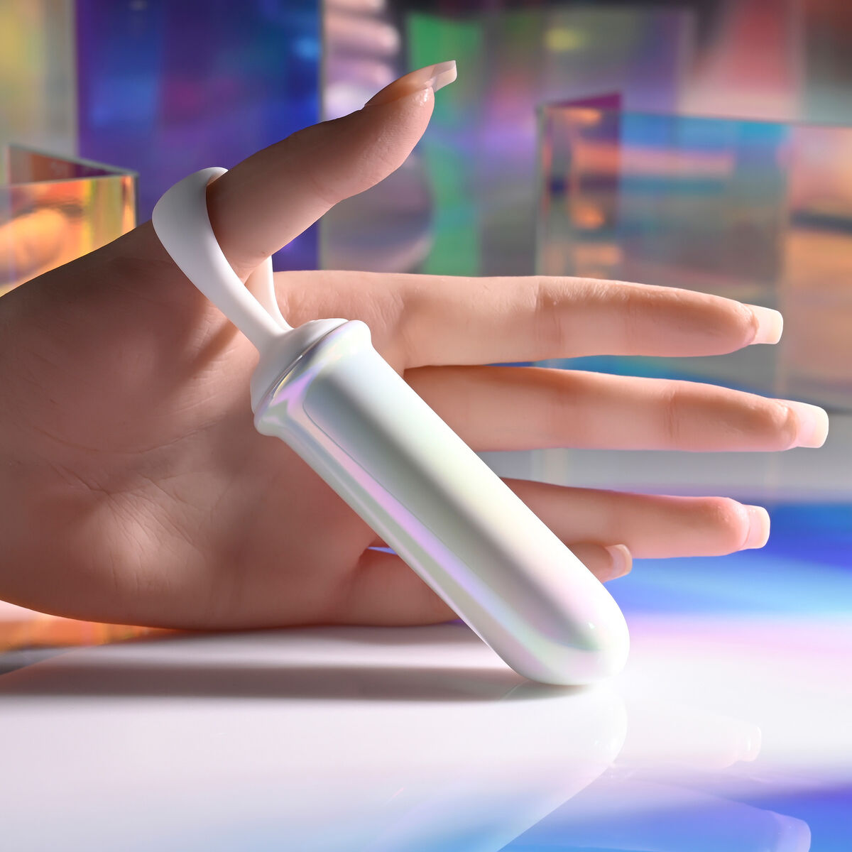 Vibrátor Evolved Playboy Bílý