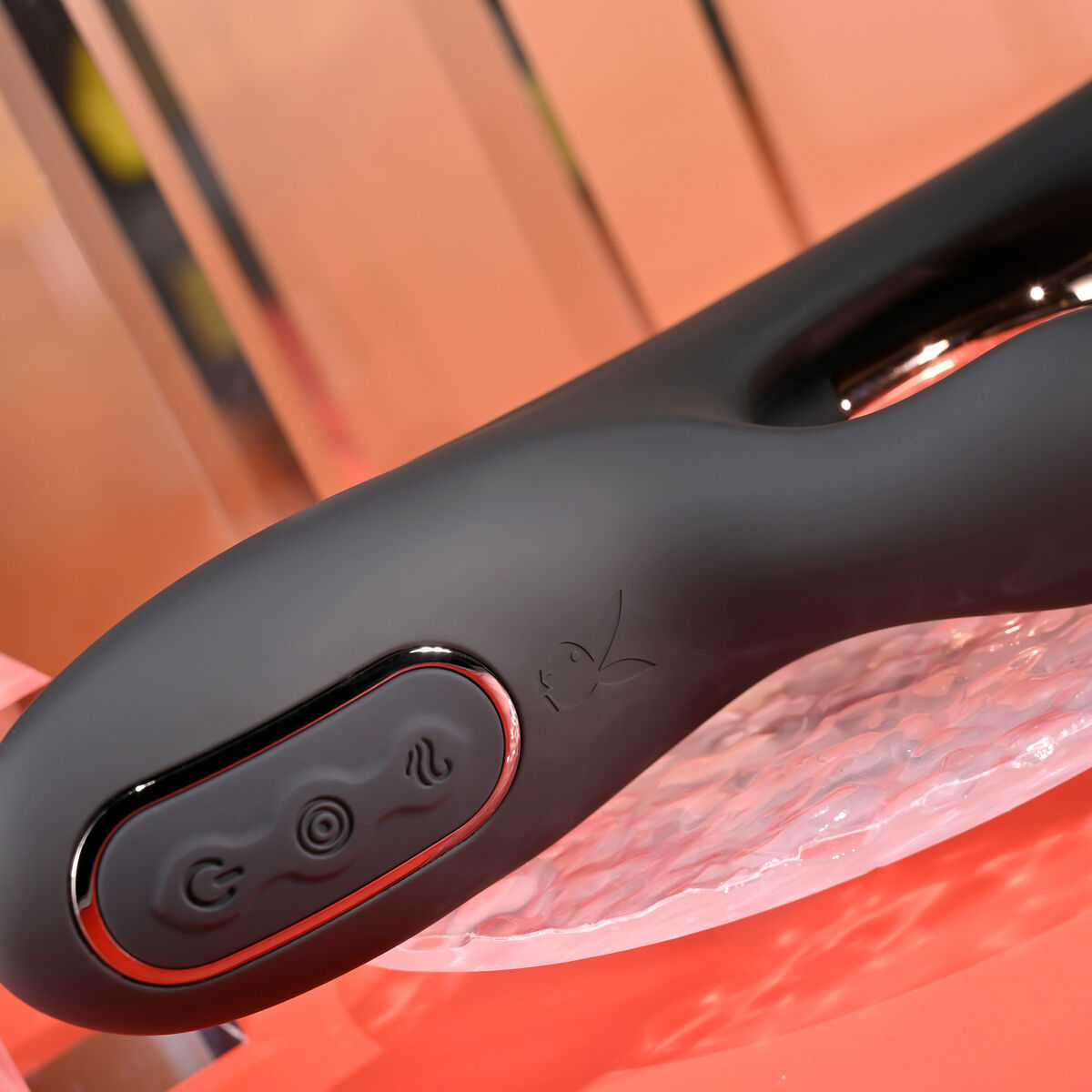 Vibrátor pro dvojici Dual Stimulation Evolved Playboy Černý