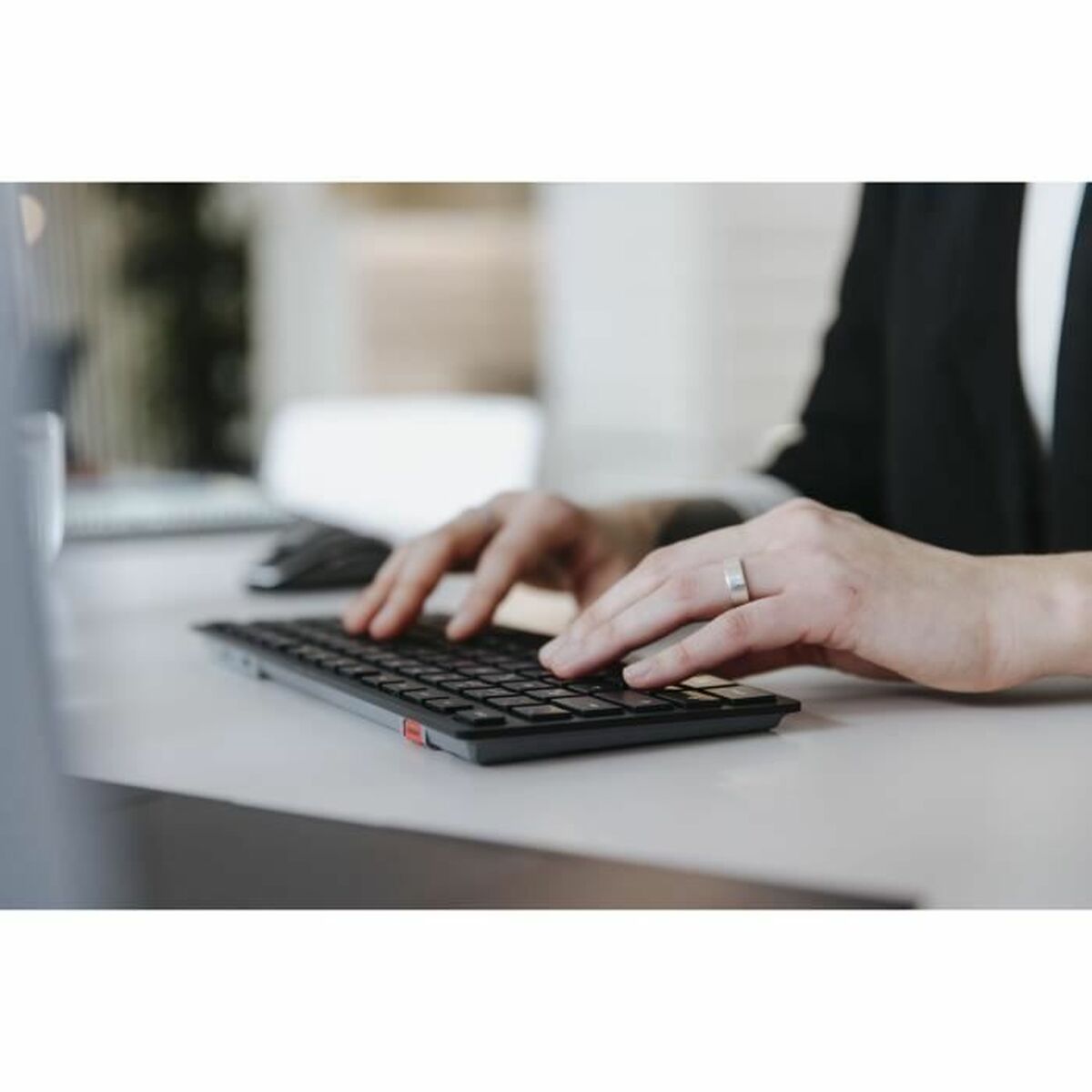 Afbeeldingen van Keyboard Cherry KW 9200 MINI Spanish Qwerty Black