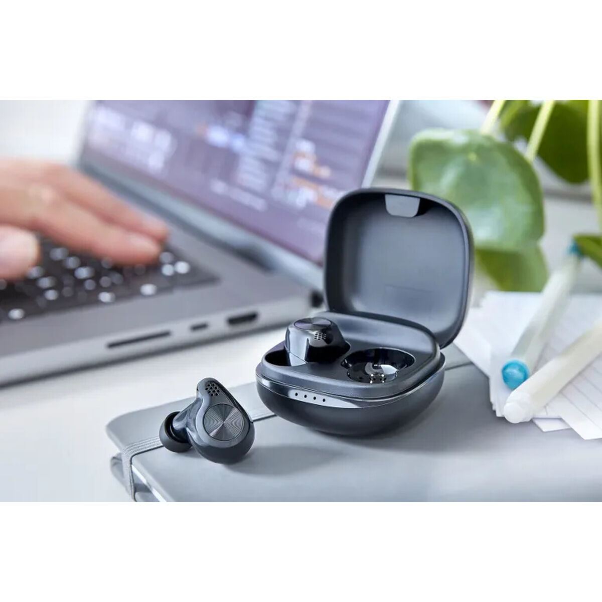 Picture of Headphones INTENSO 3720200 Black