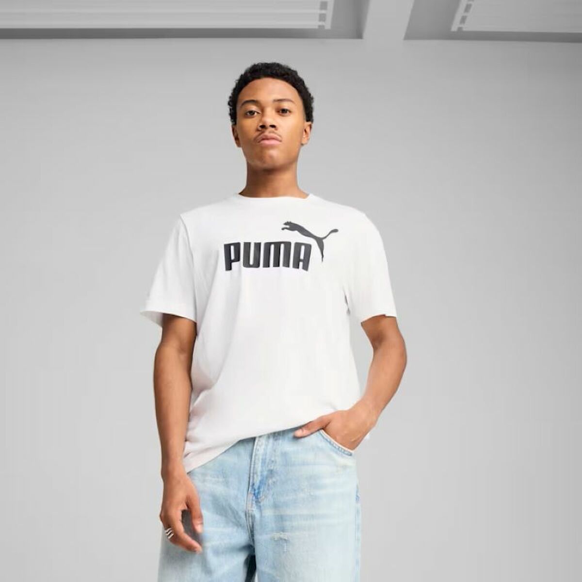 Image secondaire de T-shirt à manches courtes homme Puma ESS No. 1 Logo Tee C/O 682532 02 Blanc
