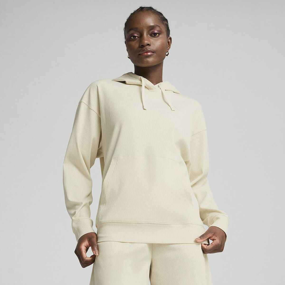 Image secondaire de Sweat à capuche femme Puma ESS ELEVATED 685023 87 Beige