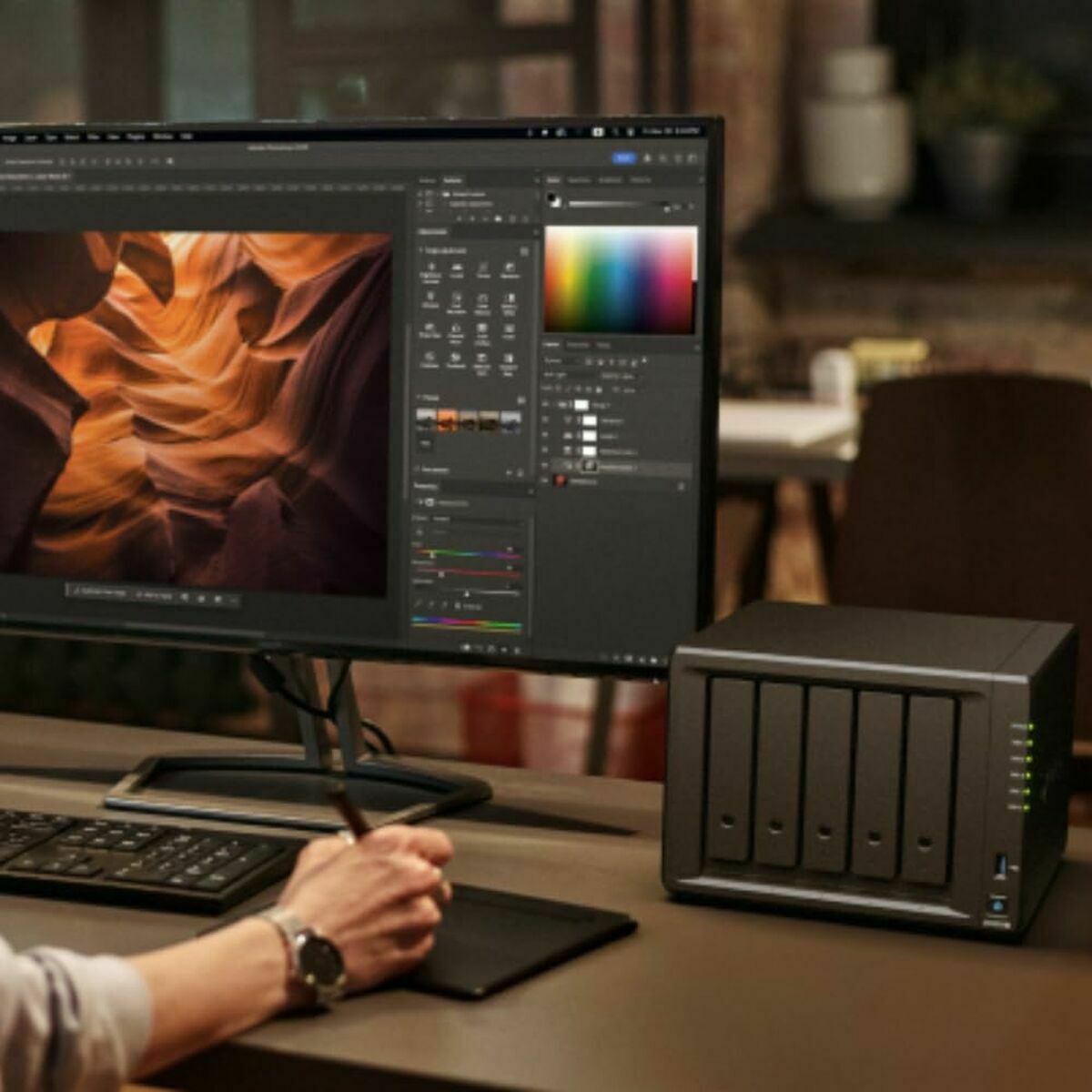 Afbeeldingen van NAS Network Storage Synology DS1525+ Black AMD Ryzen V1500B