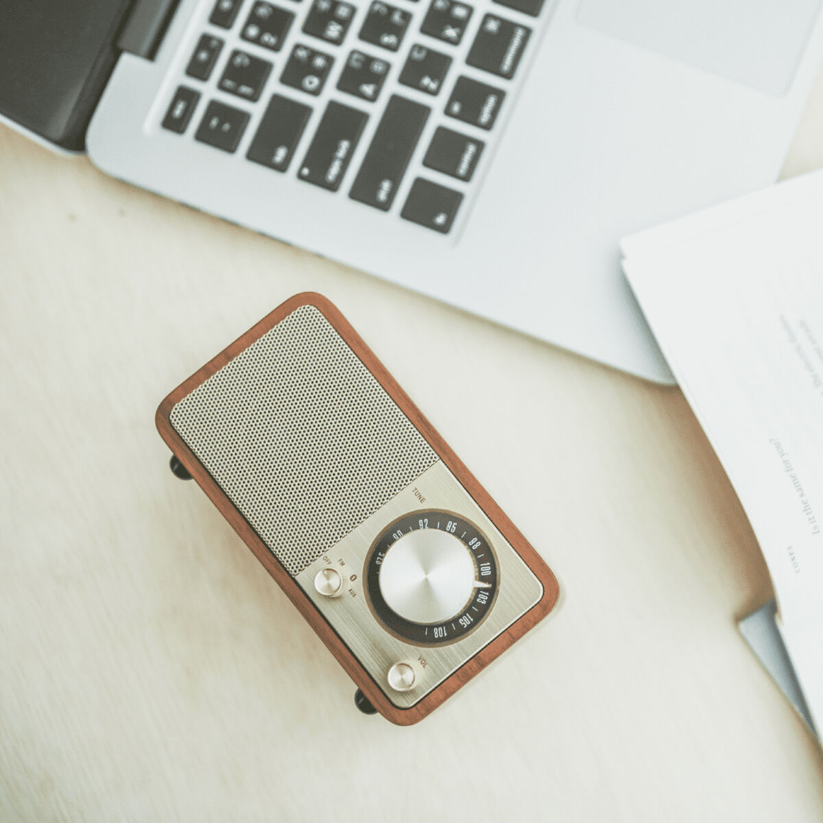 Afbeeldingen van Portable Bluetooth Radio Sangean Retro Wood FM