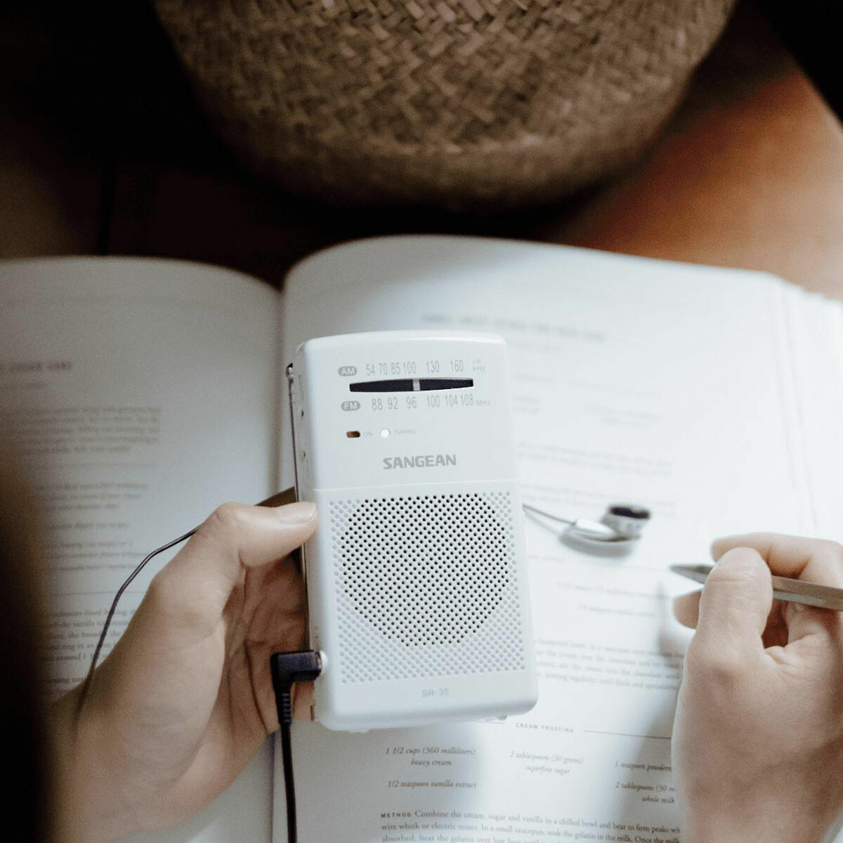 Afbeeldingen van Radio Sangean SR35W BLANCO White Black