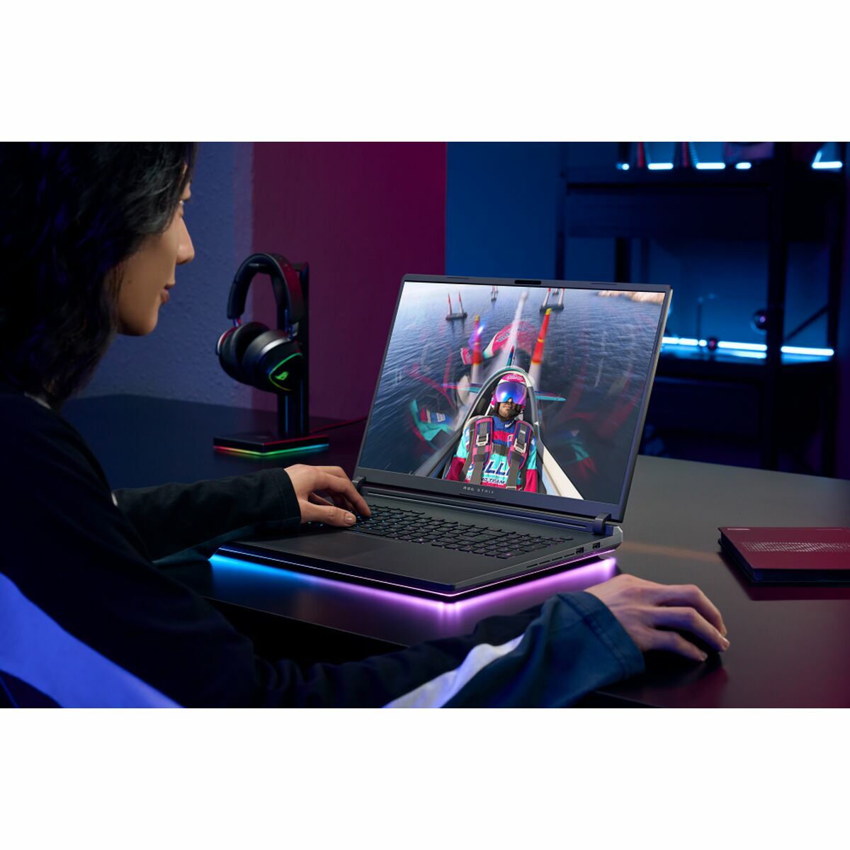 Afbeeldingen van Laptop Asus 90NR0LE1-M00230 18" 32 GB RAM 1 TB SSD geforce rtx 5060