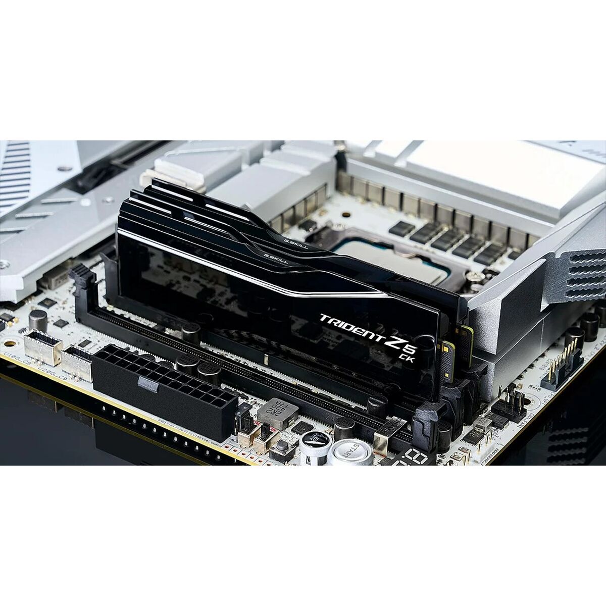 Afbeeldingen van RAM Memory GSKILL F5-8200C4052G24GX2-TZ5CK 48 GB DDR5 8200 MHz CL40