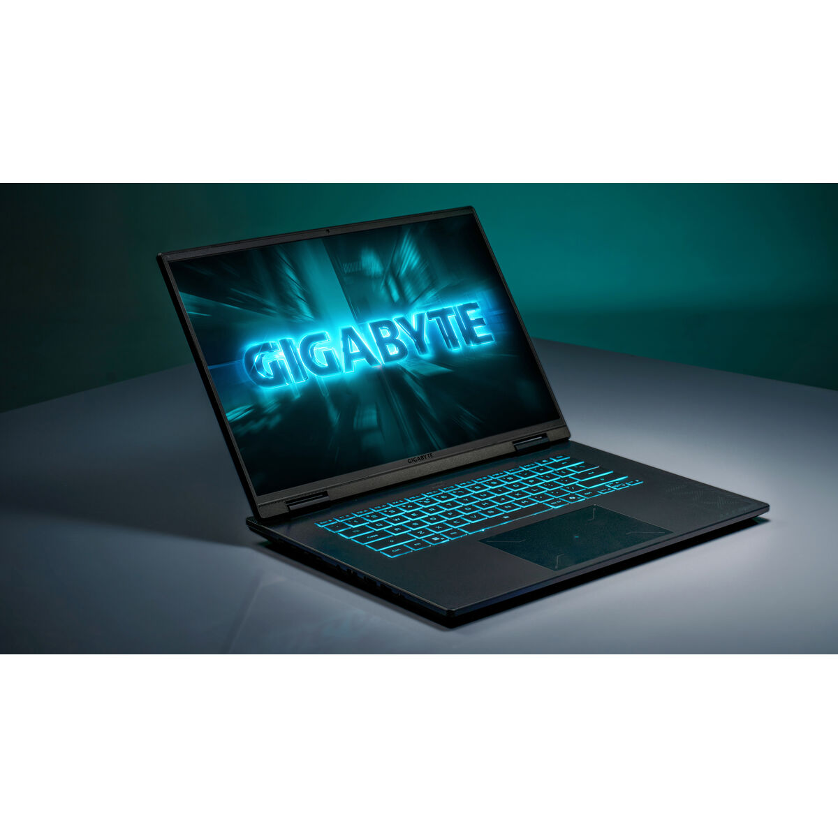 Picture of Laptop Gigabyte GAMING A16 CTHI3ES894SD 16" 16 GB RAM 1 TB SSD Intel Core i7-13620H