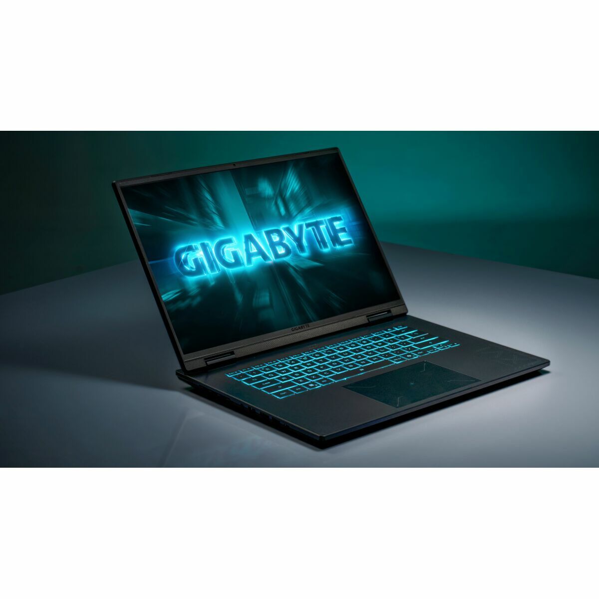 Picture of Laptop Gigabyte GAMING A16 CTHI3PT894SD 16" Intel Core i7-13620H 16 GB RAM 1 TB SSD Qwerty Portuguese