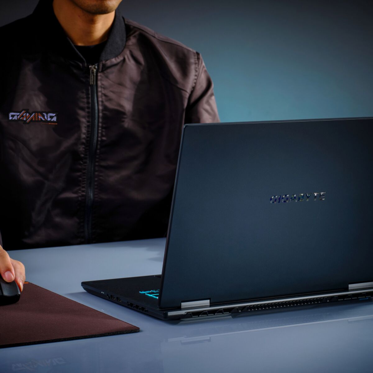 Picture of Laptop Gigabyte GAMING A16 CWHI3ES864SD 16" Intel Core i7-13620H 32 GB RAM 1 TB SSD nvidia geforce rtx 5070