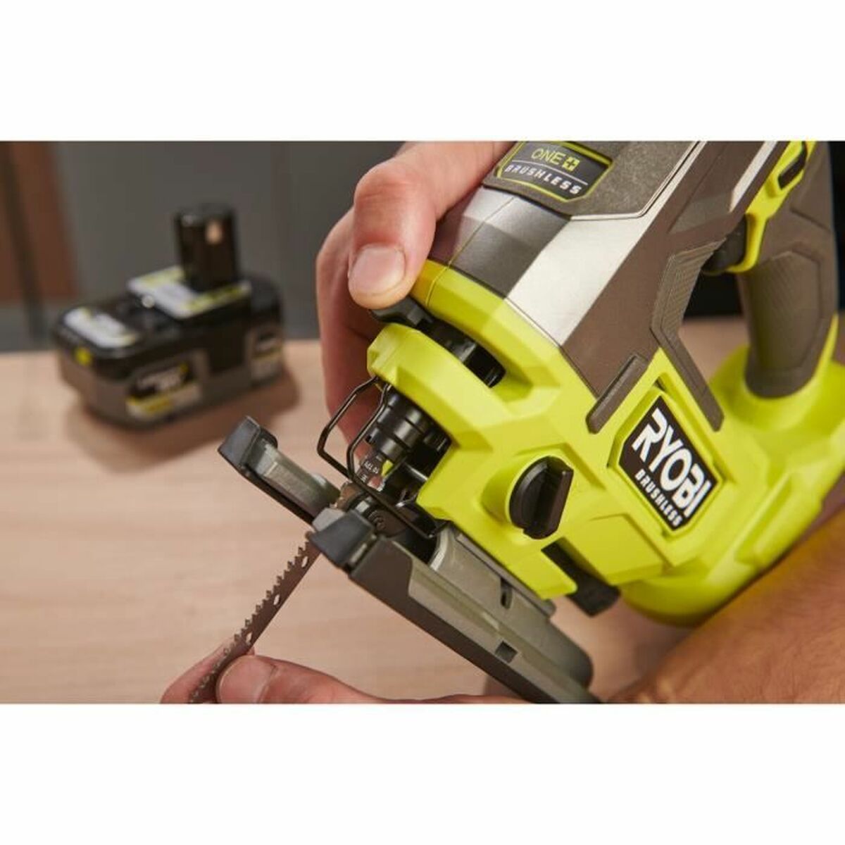 Wyrzynarka Ryobi 800 W 3200 rpm 18 V