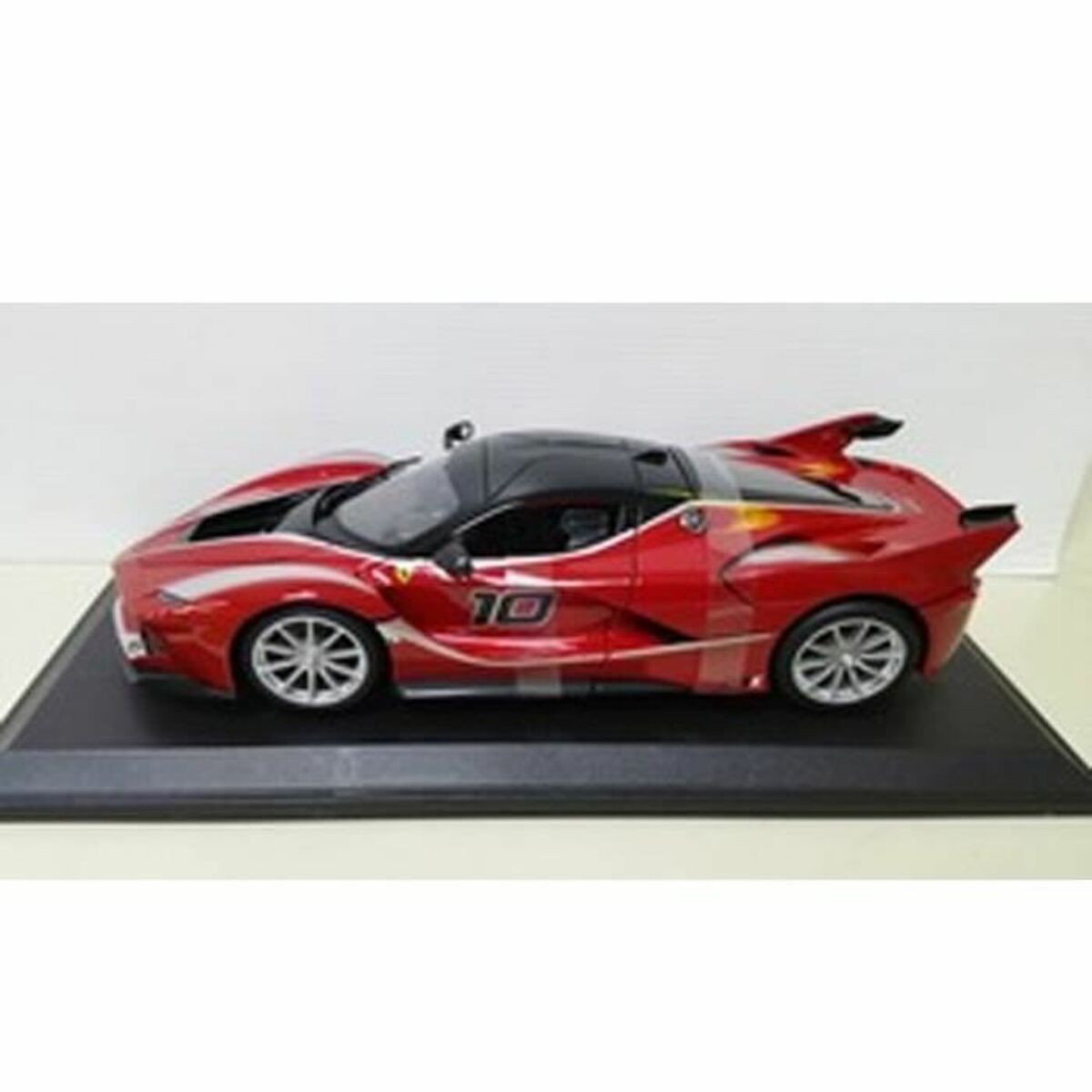 Voiture Bburago Ferrari FXX K #10 1:18