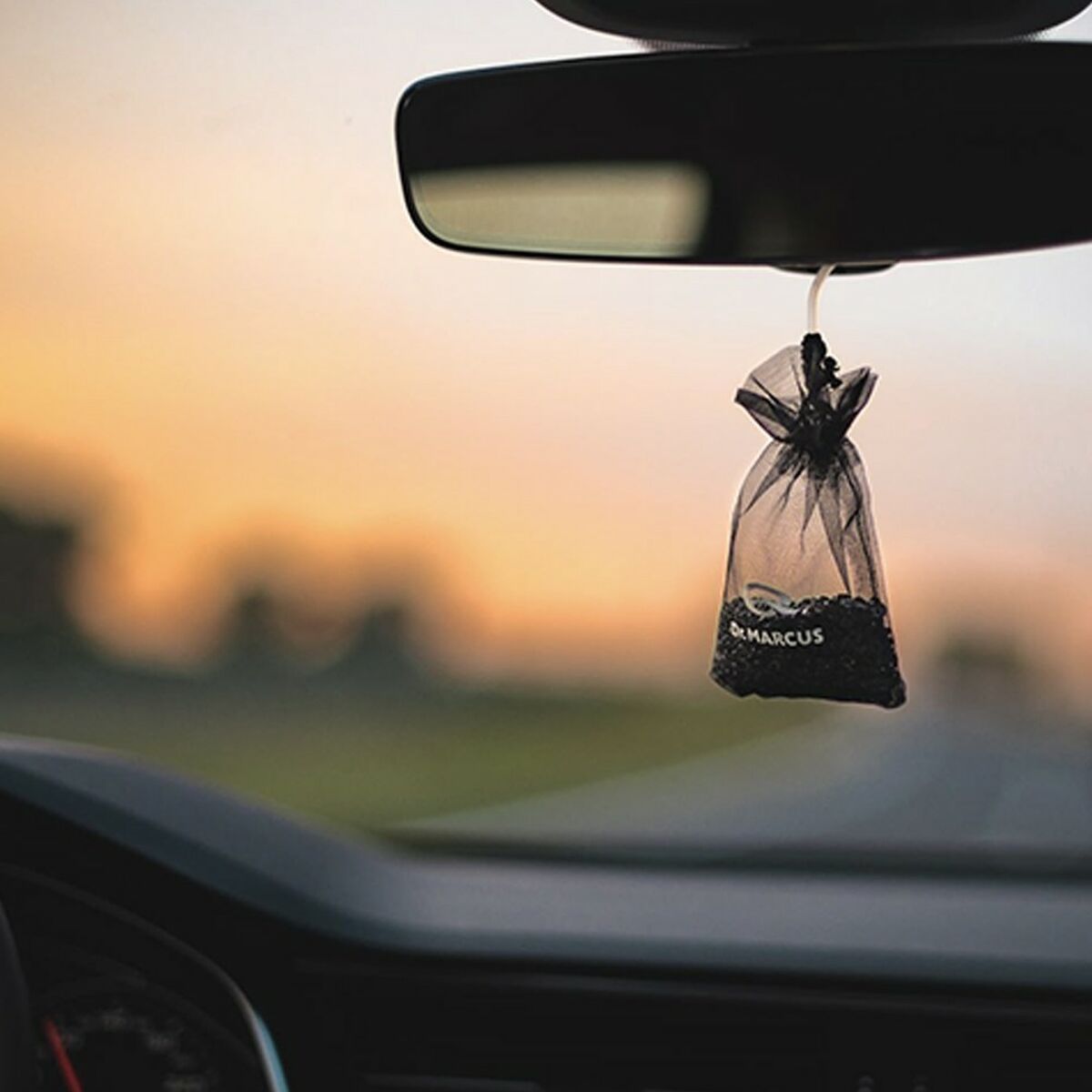 Image secondaire de Désodorisant Pour Voiture Dr Marcus Fresh Bag black Parfum Pochette