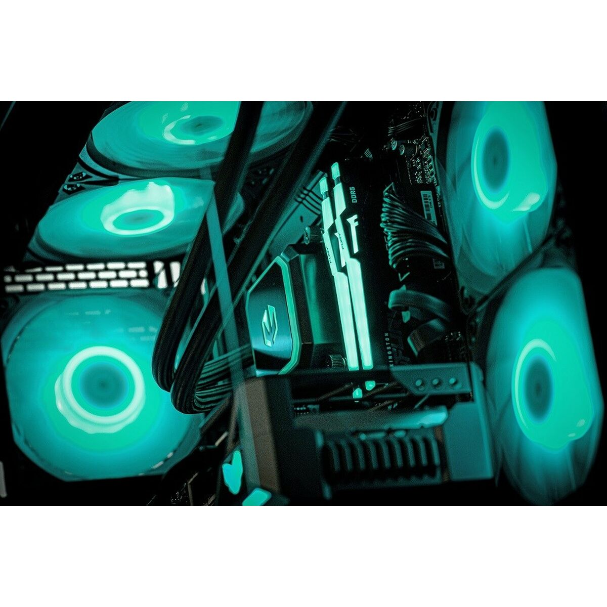 Afbeeldingen van Desktop PC Actina KOMACNGIP0322 AMD Ryzen 7 7800X3D 32 GB RAM 1 TB SSD RADEON RX 9070 XT