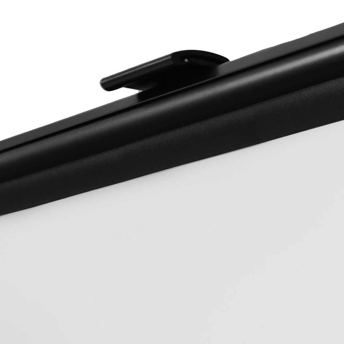 Projection Screen MacLean MC-213 100"