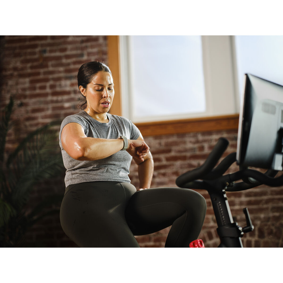 Bild von Smartwatch Amazfit BIP 6 Golden 1,97"