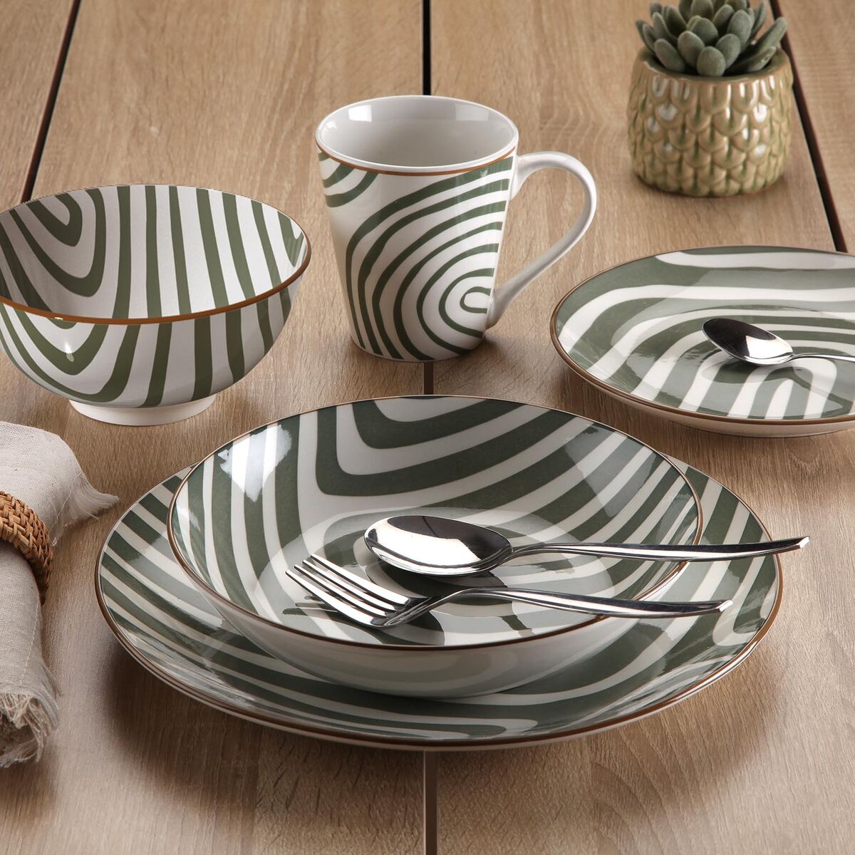 Image secondaire de Assiettes Versa Vert Porcelaine