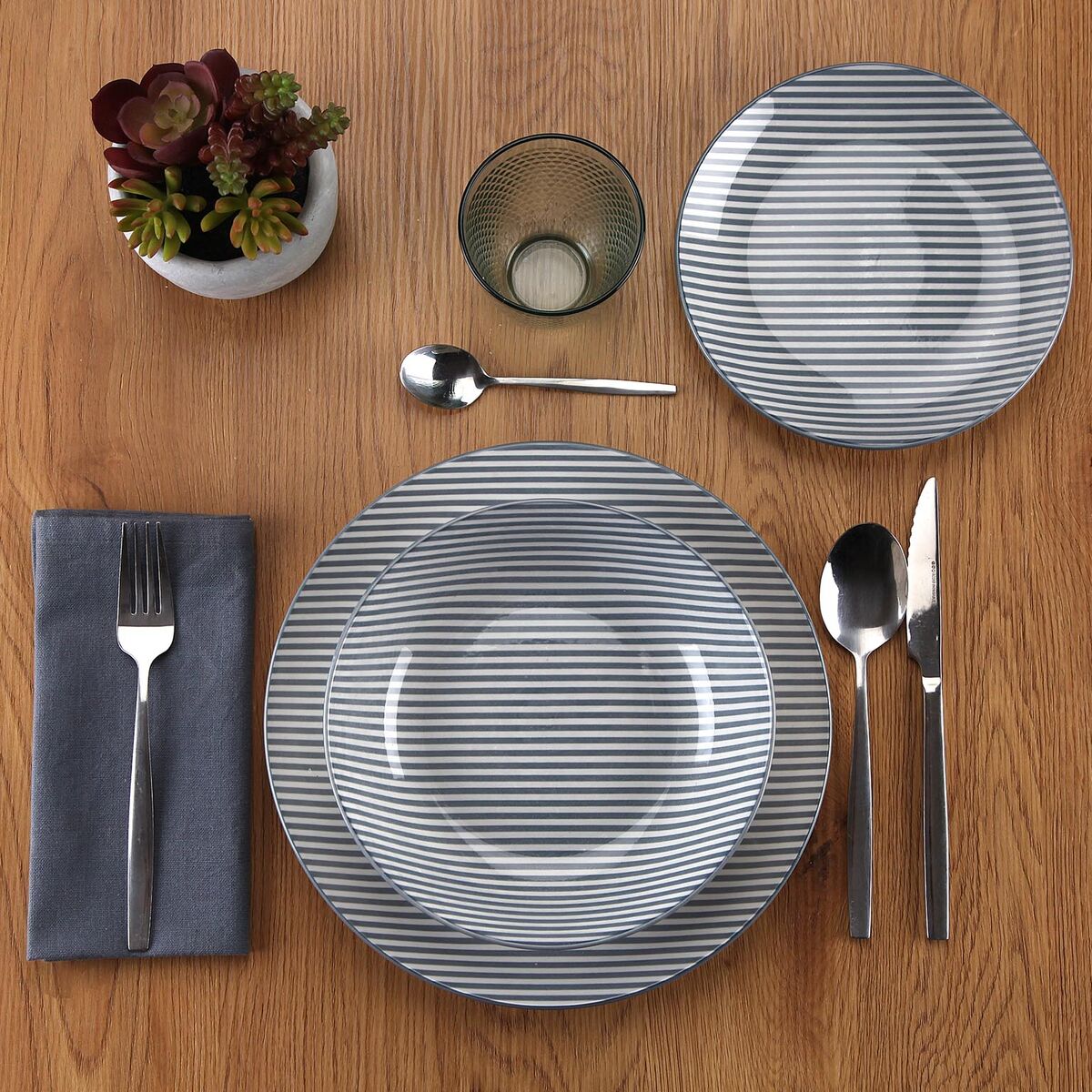 Image secondaire de Assiettes Versa Bleu Porcelaine 18 Pièces