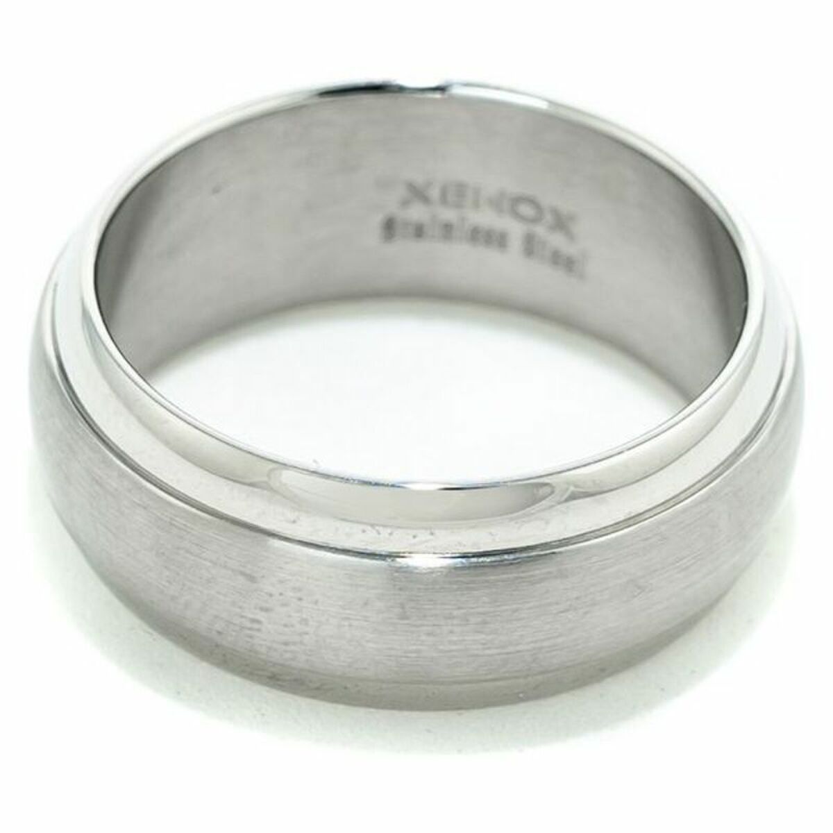 Nous vons présentons Bague Femme Xenox X1069 et une vaste gamme de bagues, bracelets, boucles d'oreilles et pendentifs etc. à bon prix. Découvrez d'exclusifs et élégants articles de bijouterie et de bijouterie fantaisie pour tous les goûts. Inclut: Le coffret de la marque est inclusGenre: FemmeType: BagueCouleur: ArgentéMatériel: Acier
