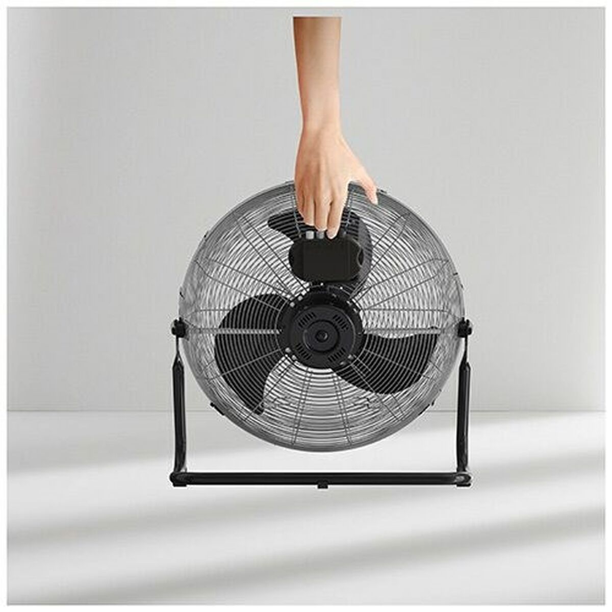 Image secondaire de Ventilateur de Bureau Black & Decker ES9440220B Noir Acier 120 W
