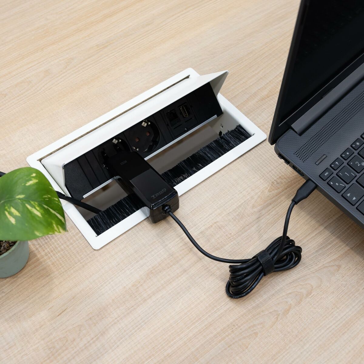 Laptop Charger TooQ TQLC-USBCGAN100PD-C 1,8 m