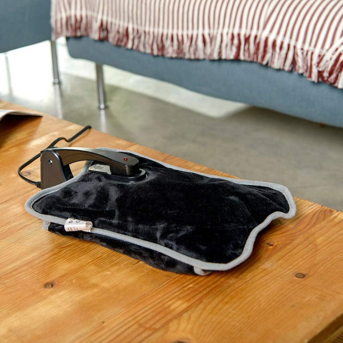 Elektrische-, zwarte kruik | Warmtekussen voor bed of bank - Afbeelding 2