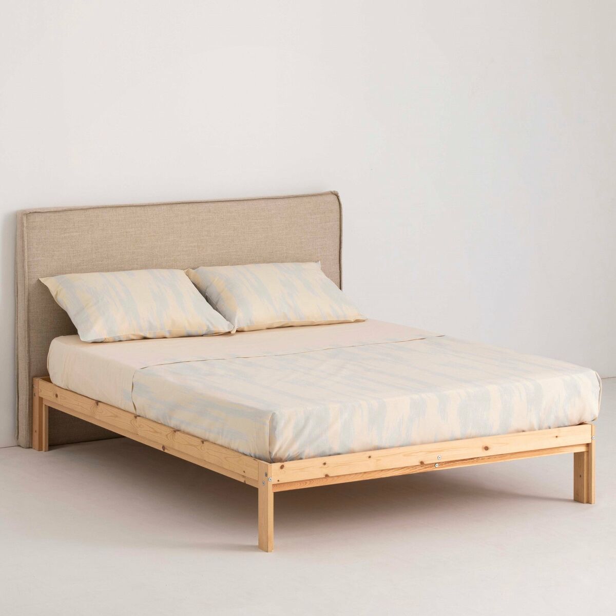 Sheets and pillowcases