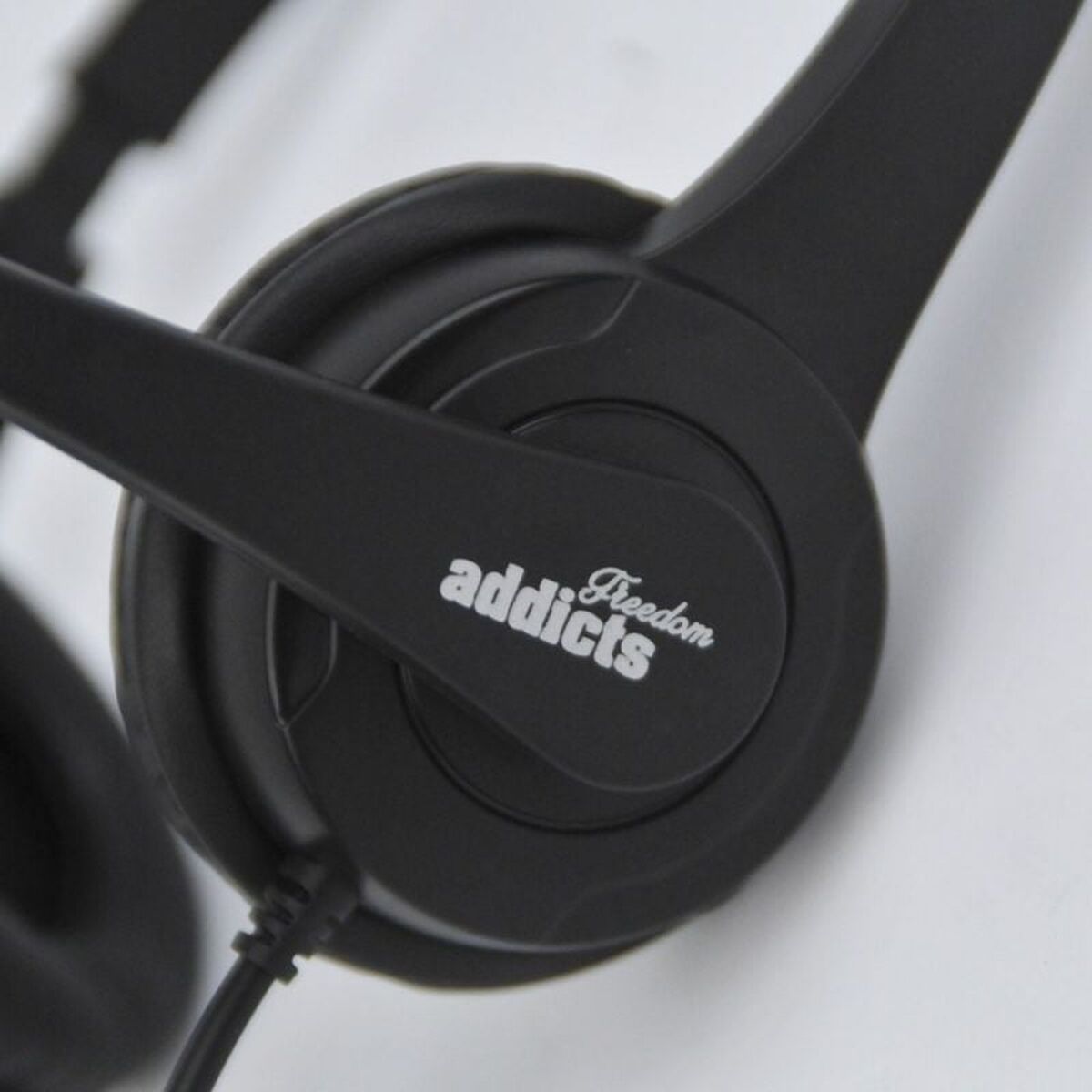 Headphone with Microphone NGS VOX505 USB Black 32 Ohm