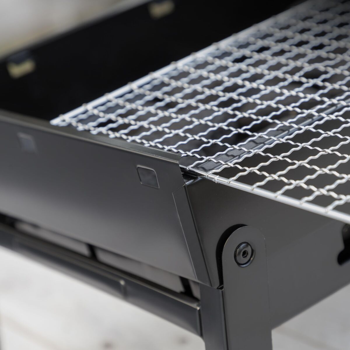 Klappbarer tragbarer Grill für die Verwendung mit Holzkohle InnovaGoods V0103439 Schwarz (Restauriert A) - Thumbnail 6