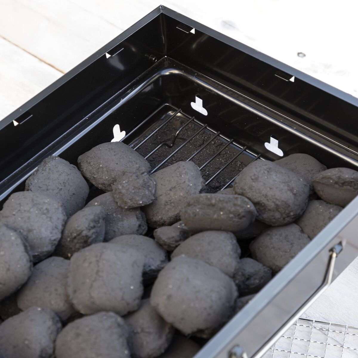 Klappbarer tragbarer Grill für die Verwendung mit Holzkohle InnovaGoods V0103439 Schwarz (Restauriert A) - Thumbnail 5