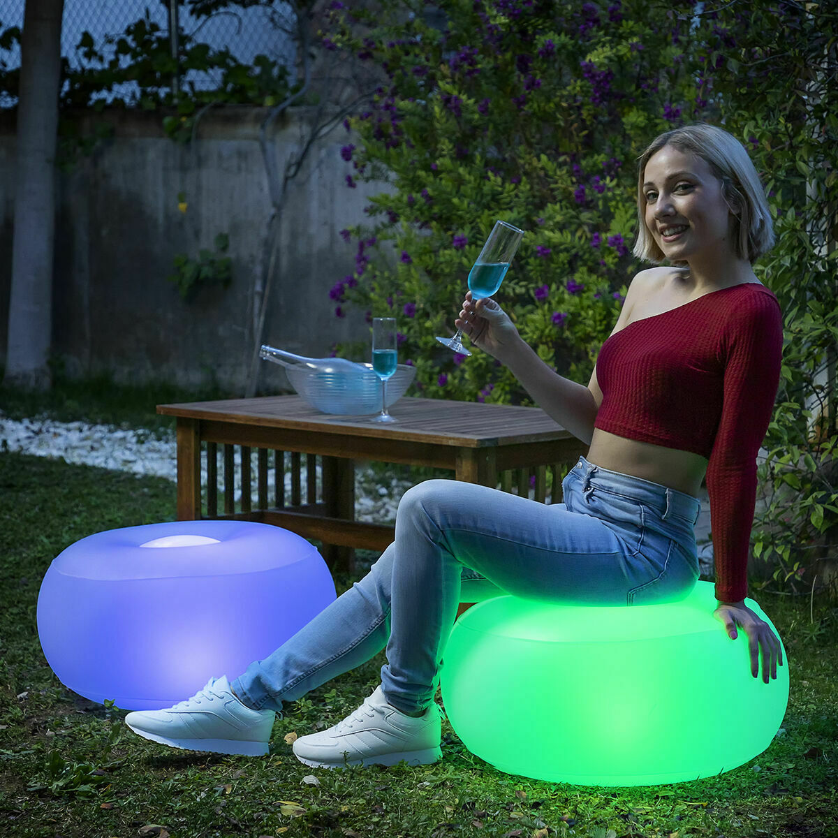Pack Aufblasbarer Sessel mit buntem LED-Licht und Aufblasbarer Hocker mit mehrfarbiger LED-Beleuchtung und Fernbedienung InnovaG - Thumbnail 5