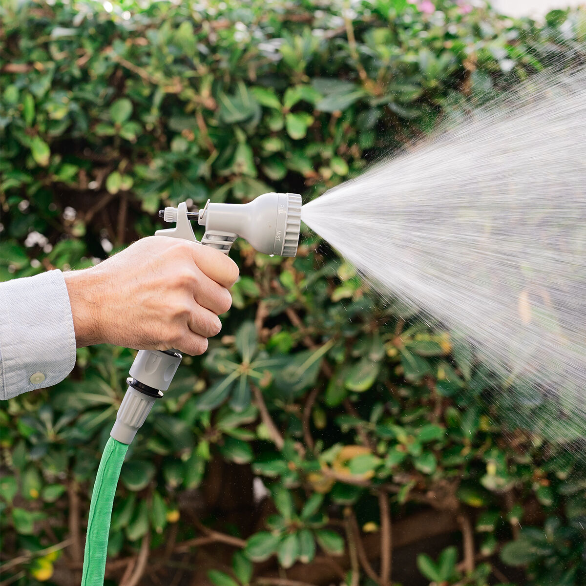 Pack 8-in-1-Hochdruck-Wasserspritze mit Tank und Ausziehbarer Gartenschlauch InnovaGoods - Thumbnail 3