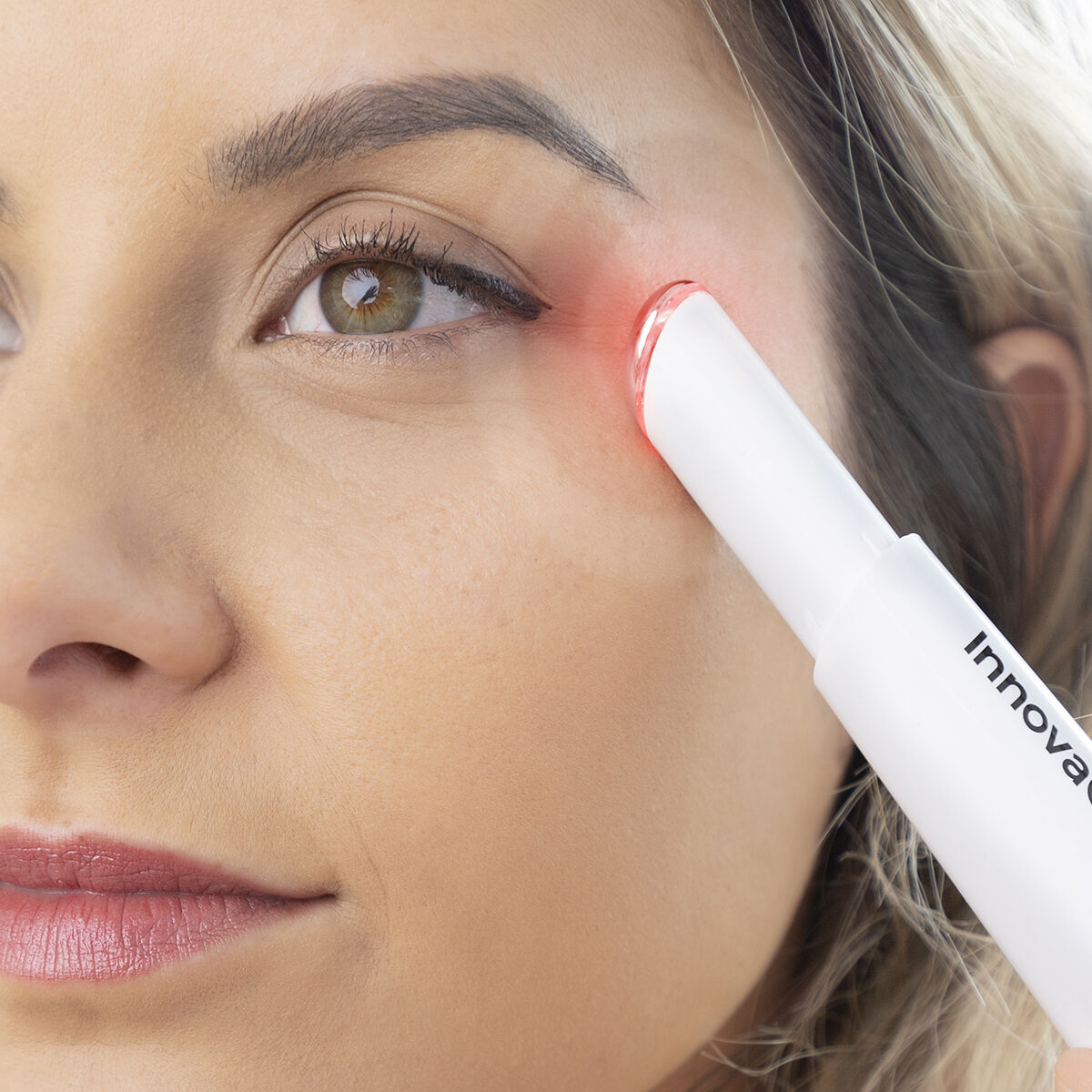 Pack Augenmassagegerät Anti-Aging mit Phototherapie und Thermotherapie und Augenpflege CBD Zenglow 15 ml InnovaGoods - Thumbnail 4