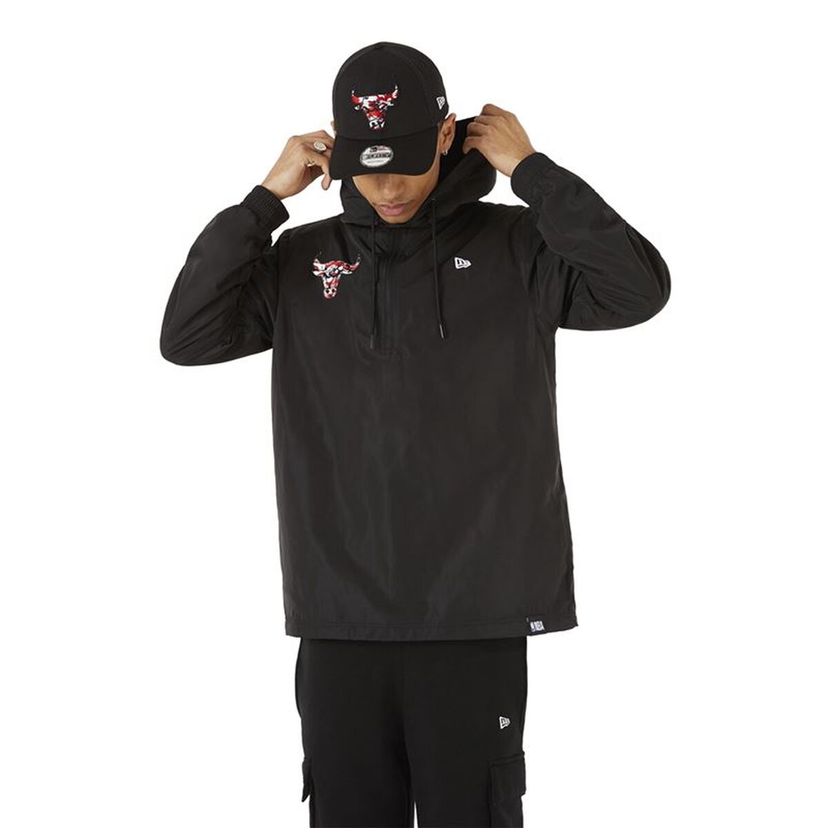 Herenhoodie New Era Chicago Bulls Camo Logo Windbreacker Zwart