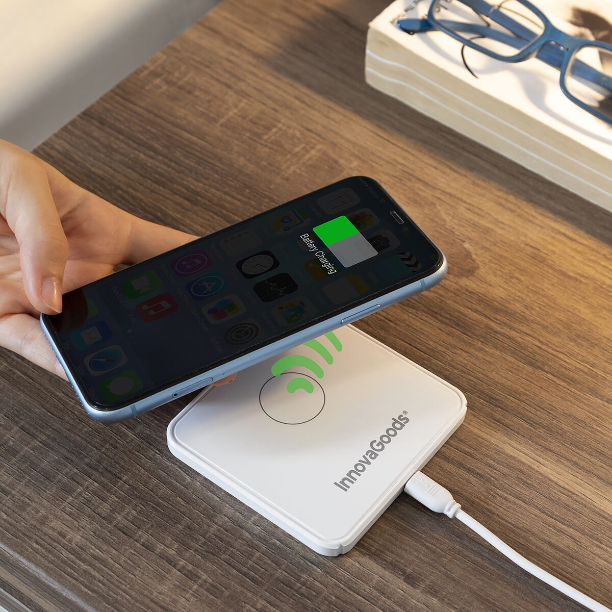 Afbeeldingen van Multi-position Wireless Charger with Support Base Pomchar InnovaGoods