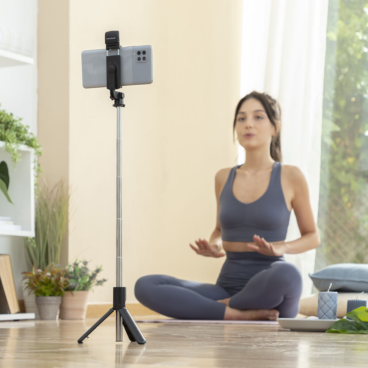 Afbeeldingen van Extendable Tripod for Mobile Phone with LED and Remote Tridiex InnovaGoods